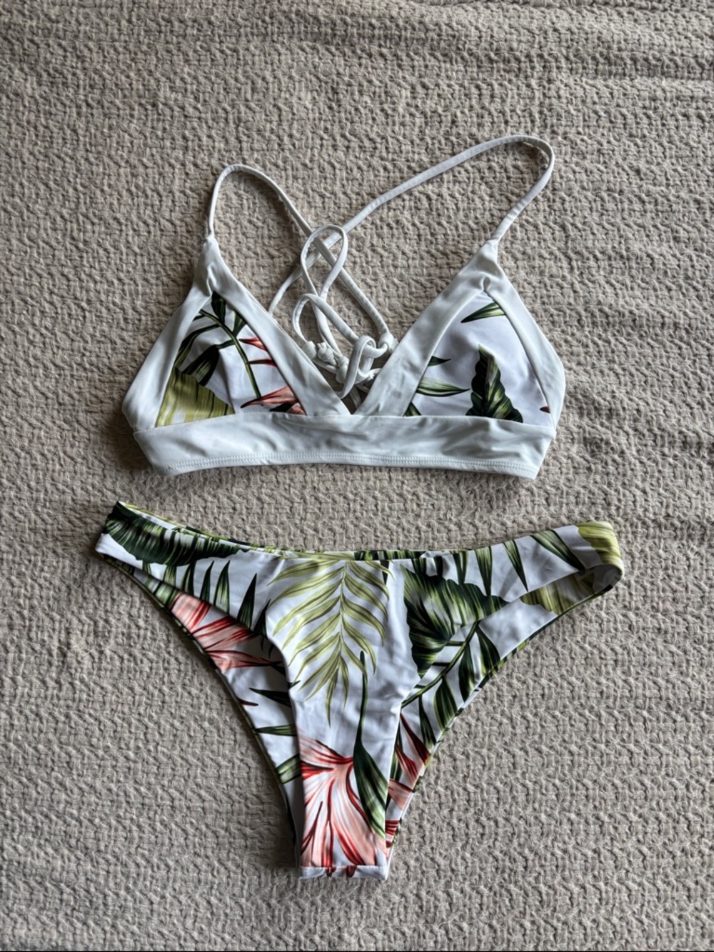 Zaful White Tropical Leaf & Coral Bikini Set